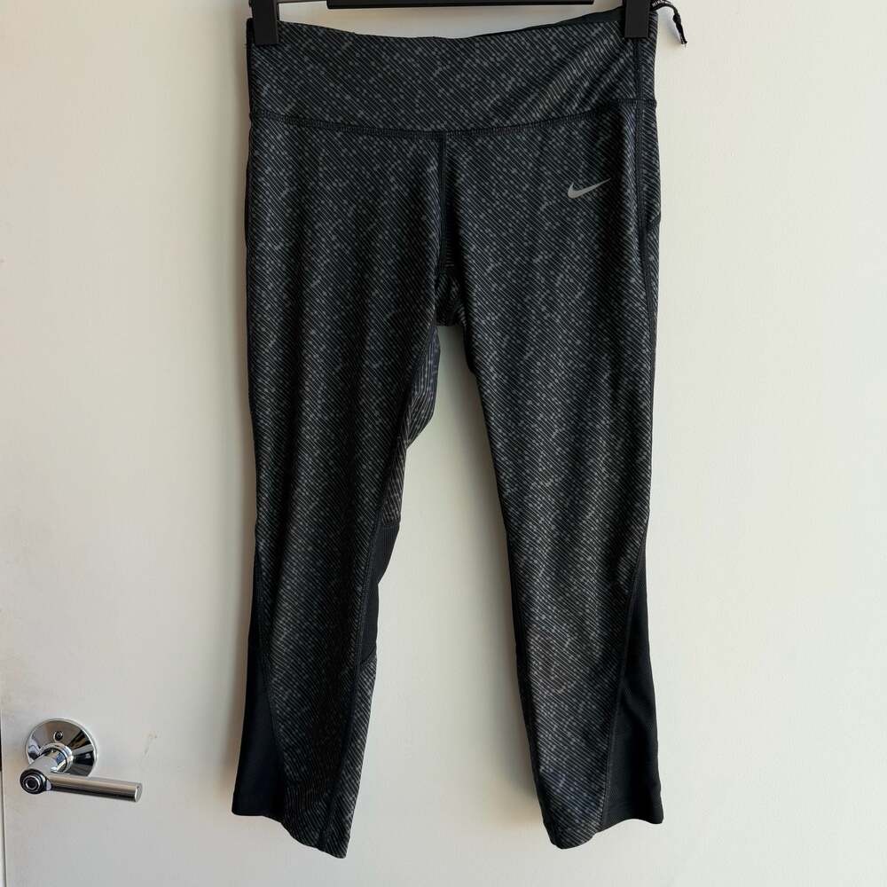 Nike Dri-FIT Running Capris with Mesh Panels and Back Zip Pocket Size S